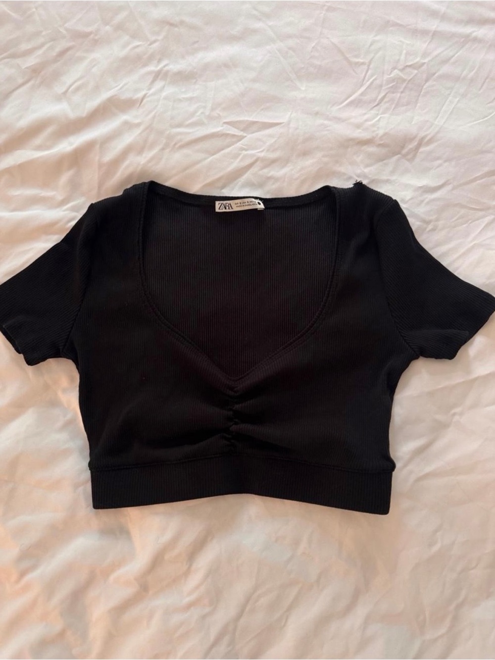 Zara Black Ribbed Ruched V-Neck Cropped Tee